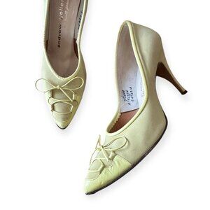 Andrew‎ Geller Yellow pumps. Soft Pointed Toe,  Size 7 1/2 AAA Narrow, Vintage